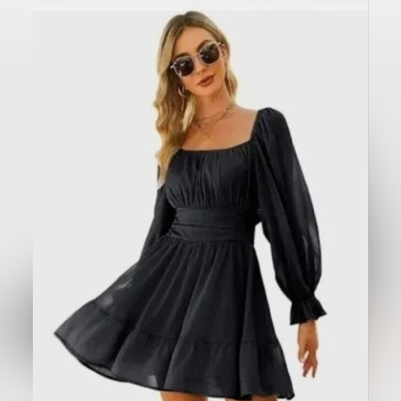 Exlura Dresses & Skirts - EXLURA‎ Black Long Sleeve Tie Back Dress